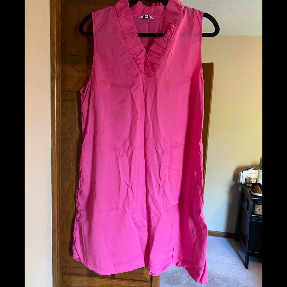 Crown and Ivy Pink Sleeveless Dress